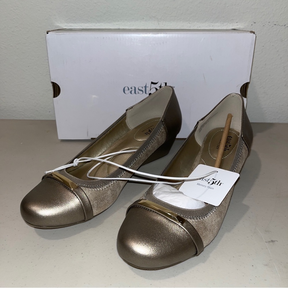 Brand New East5th Women's ef eyringo gold pump wedge heel slip on size 8.5M